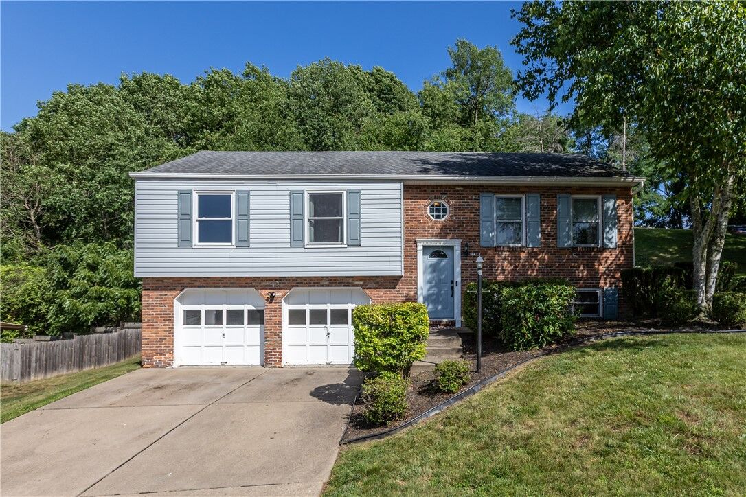 Property Photo:  10 Kohleen Drive  PA 15136 