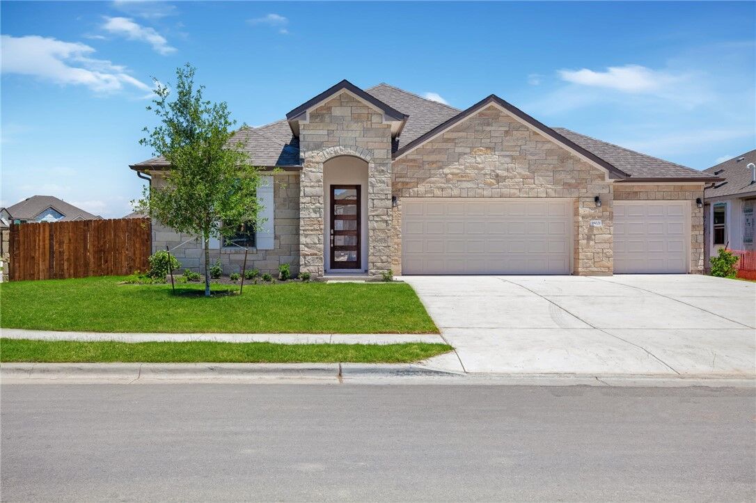 Property Photo:  18021 Civorno Drive  TX 78660 