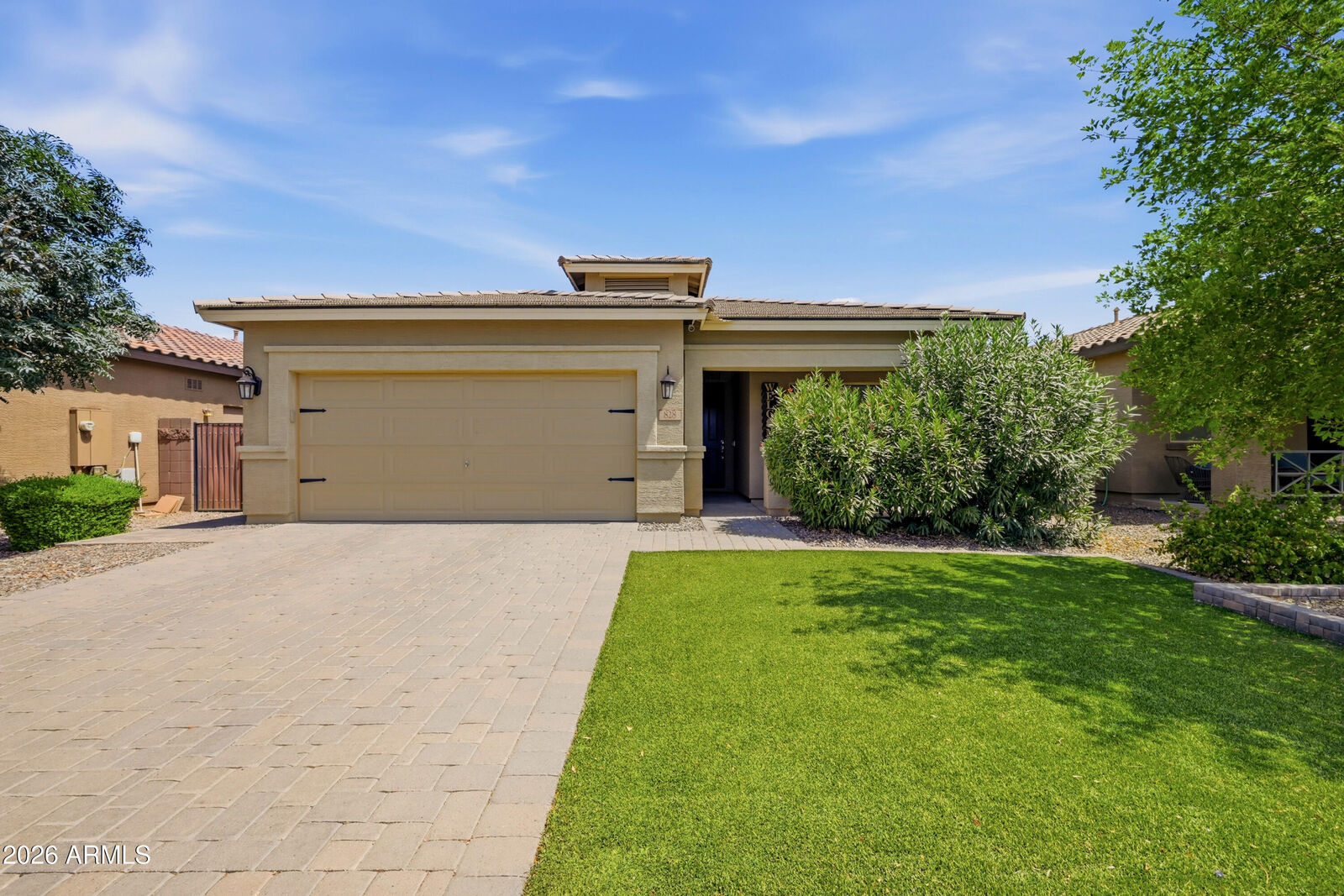 Property Photo:  828 W Leadwood Avenue  AZ 85140 