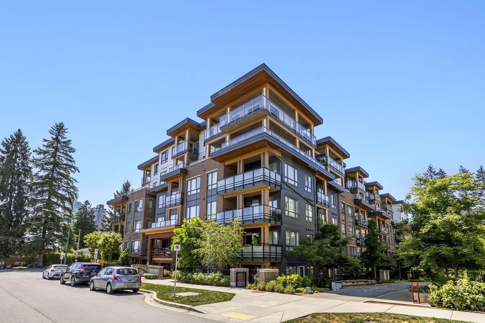 Property Photo: 721 Anskar Court 613 BC V3J 0L4