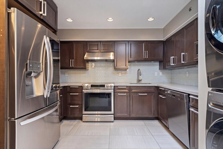 Property Photo: 1345 W 4th Avenue 306 BC V6H 3Y8
