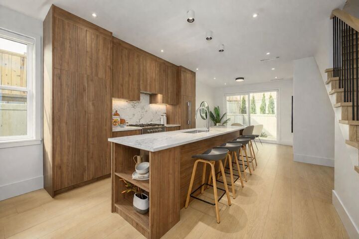 Property Photo: 1125 Cartier Avenue 102 BC V3K 2C1