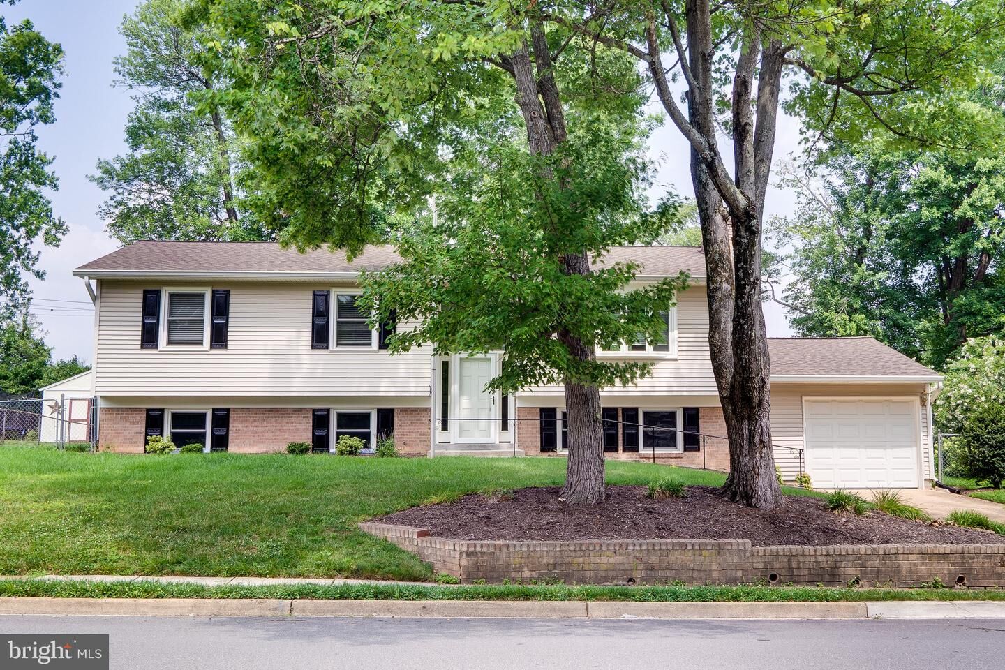 Property Photo:  203 Locust Street SW  VA 22180 