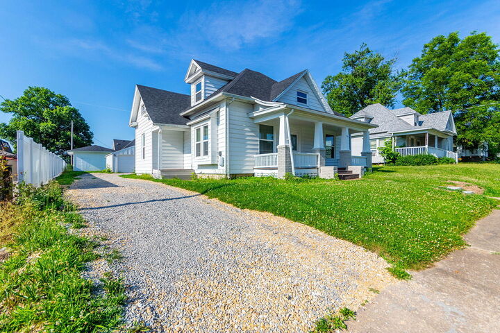 Property Photo:  716 W Love St  MO 65265 