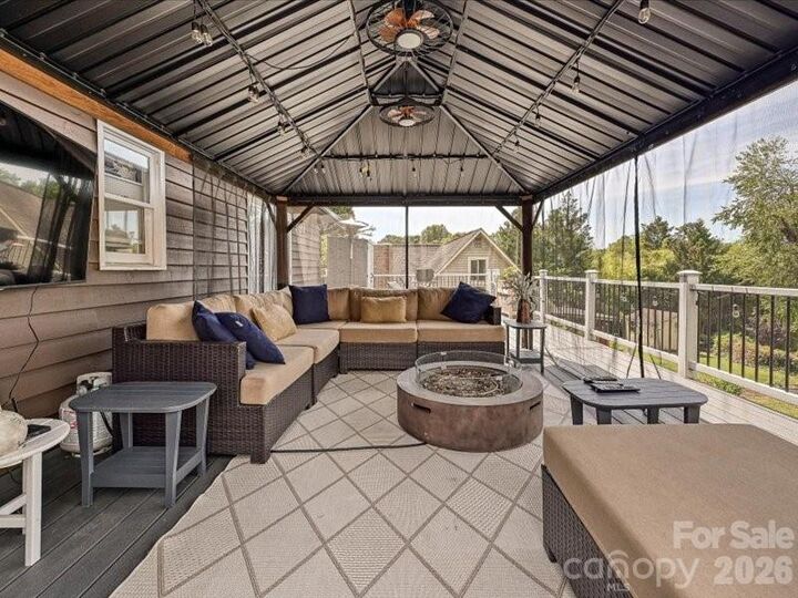 Property Photo: 21416 Verano Place NC 28031