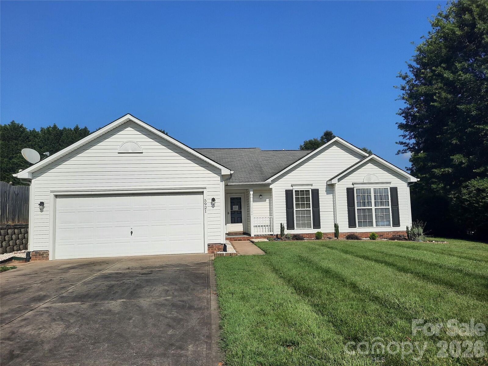 Property Photo: 5921 Brookstone Drive NW NC 28027