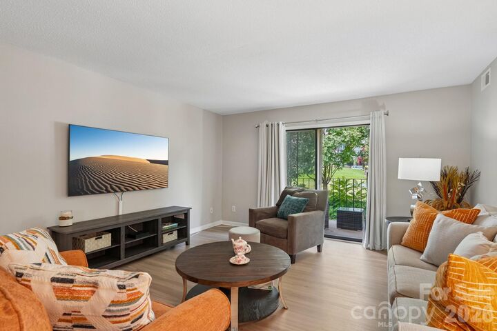 Property Photo:  4736 Hedgemore Drive  NC 28209 
