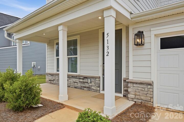 Property Photo: 5132 Glenwalk Drive NC 28269