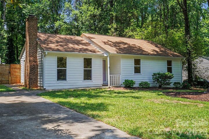 Property Photo: 5301 Great Wagon Road NC 28215