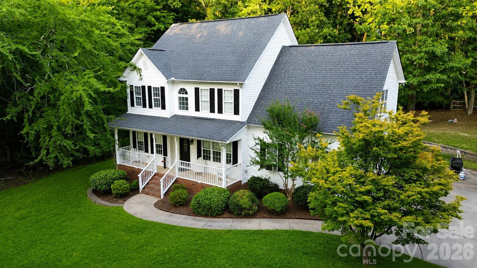 Property Photo:  1525 Hawthorne Drive  NC 28079 