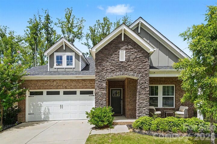 Property Photo: 4004 Leyland Court NC 28227