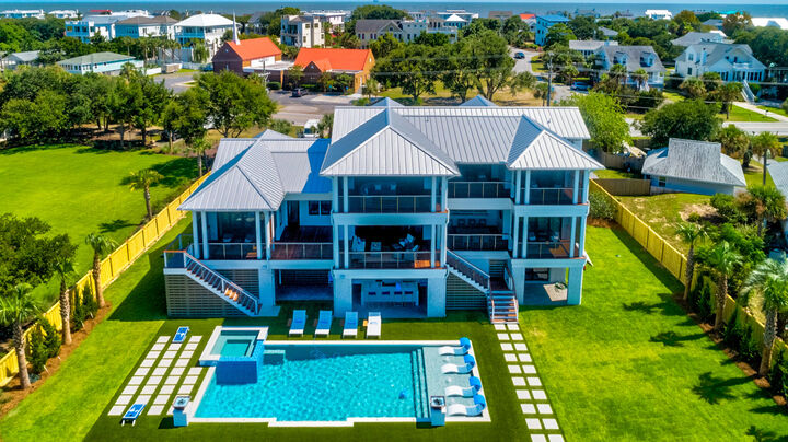 Property Photo:  305 Palm Boulevard  SC 29451 