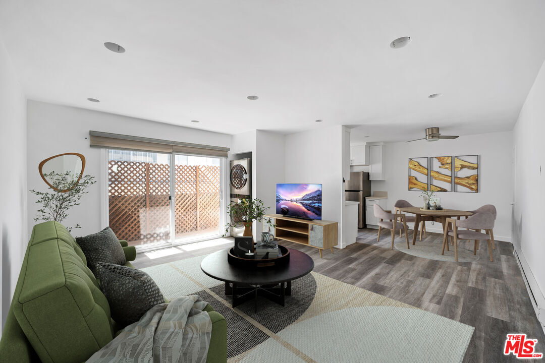 Property Photo: 733 N Hayworth Ave CA 90046