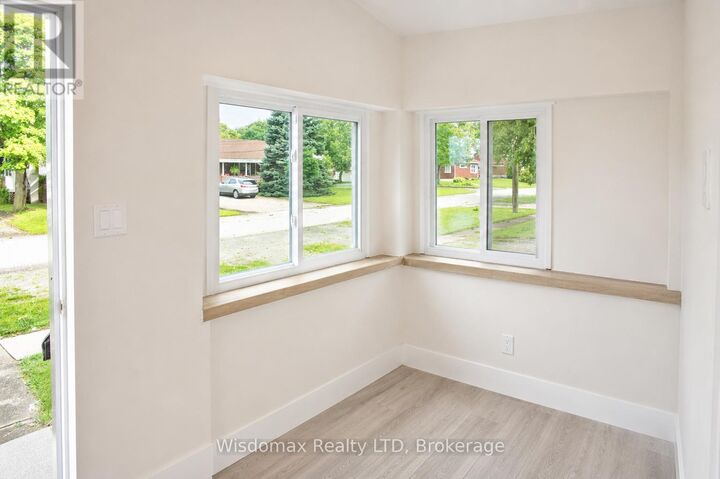 Property Photo:  110 Queen Street South  ON L2V 3N9 