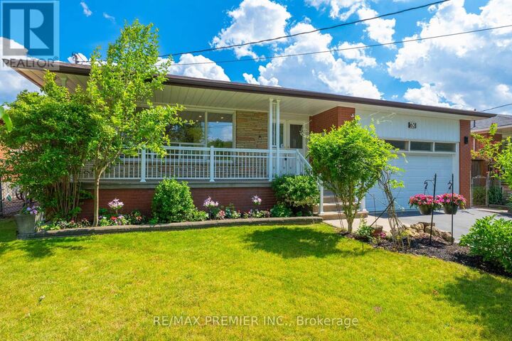 Property Photo:  62 Keegan Crescent  ON M3J 1G2 