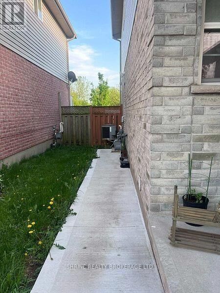 Property Photo:  1050 Kimball Crescent  ON N6G 0A8 