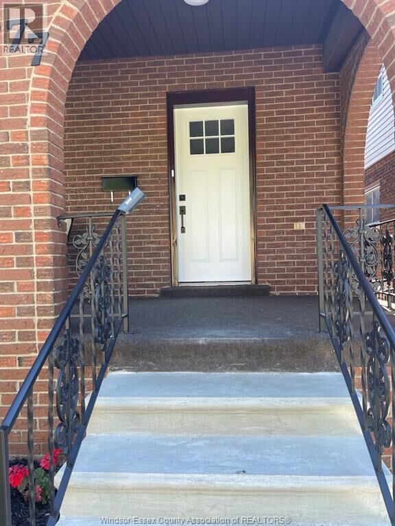 Property Photo:  1677 Victoria Avenue  ON N8X 1P6 