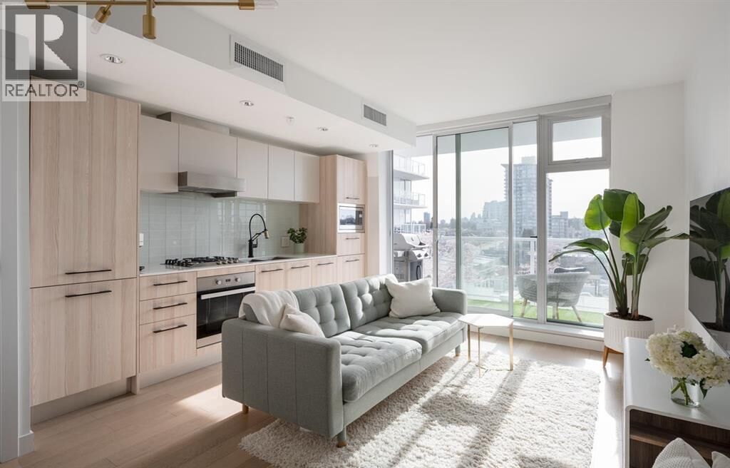 Property Photo: 2221 East 30th Avenue 903 BC V5N 0G6