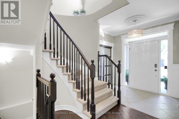 Property Photo: 104 Gracewood Crescent ON K1T 0J5