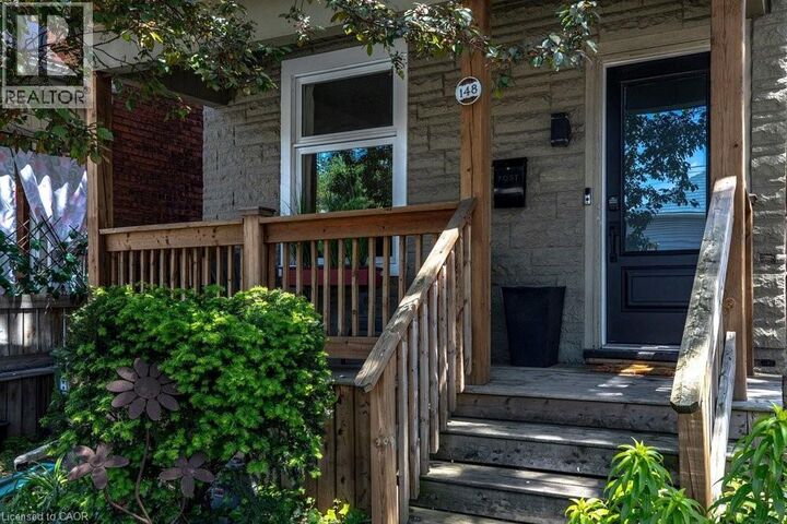 Property Photo:  148 Dundurn Street North  ON L8R 3E8 