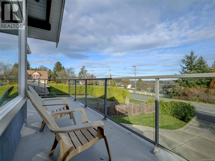 Property Photo:  7224 East Saanich Road  BC V8M 1Y4 