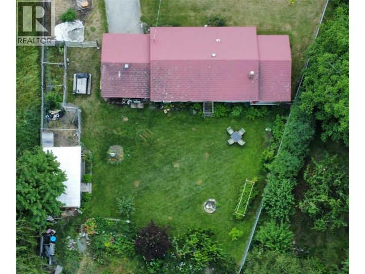 Property Photo:  550 Arena Avenue  BC V0G 1M0 