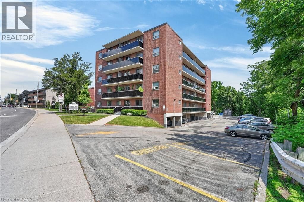 Property Photo: 2373 King Street East 52 ON L8K 1X9