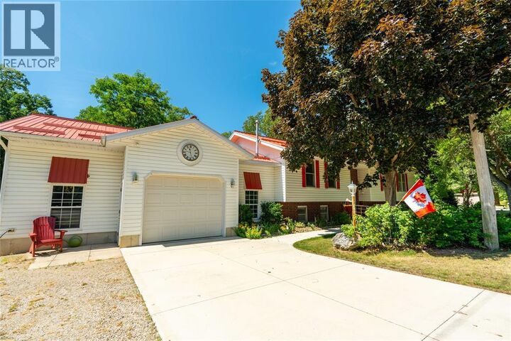 Property Photo:  9952 Powell Road  ON N0N 2L0 
