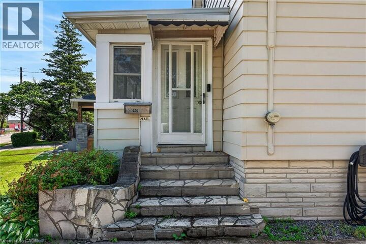 Property Photo:  208 Carlton Street  ON L2R 1S6 