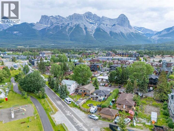 Property Photo:  1306 1st Avenue  AB T1W 1M4 