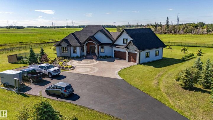 Property Photo:  52025 Rge Road 272  AB T7X 3N1 