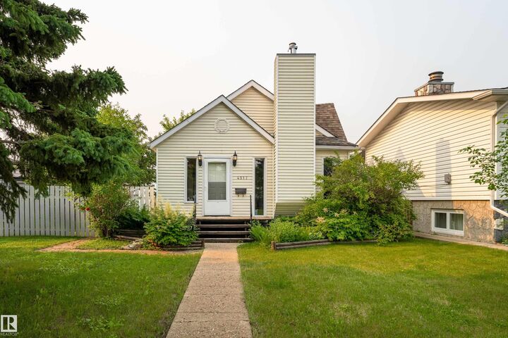 Property Photo:  4517 54 Avenue  AB T9V 0X9 
