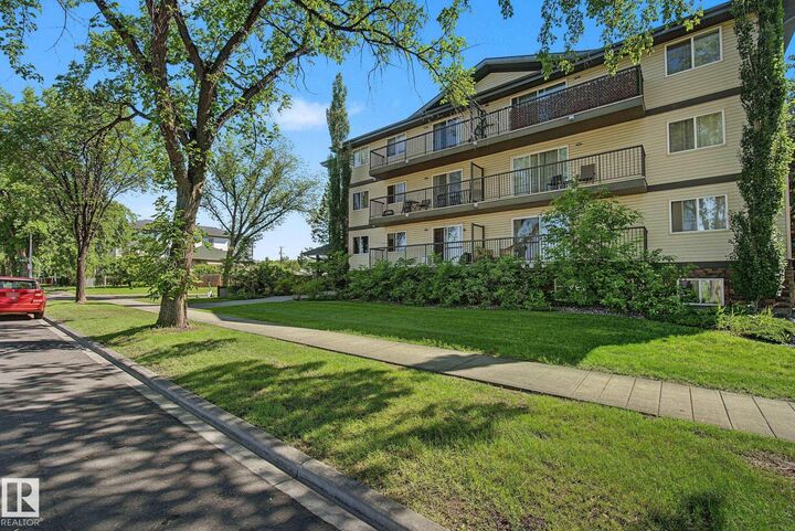 Property Photo: 11935 106st NW 202 AB T5G 2R4