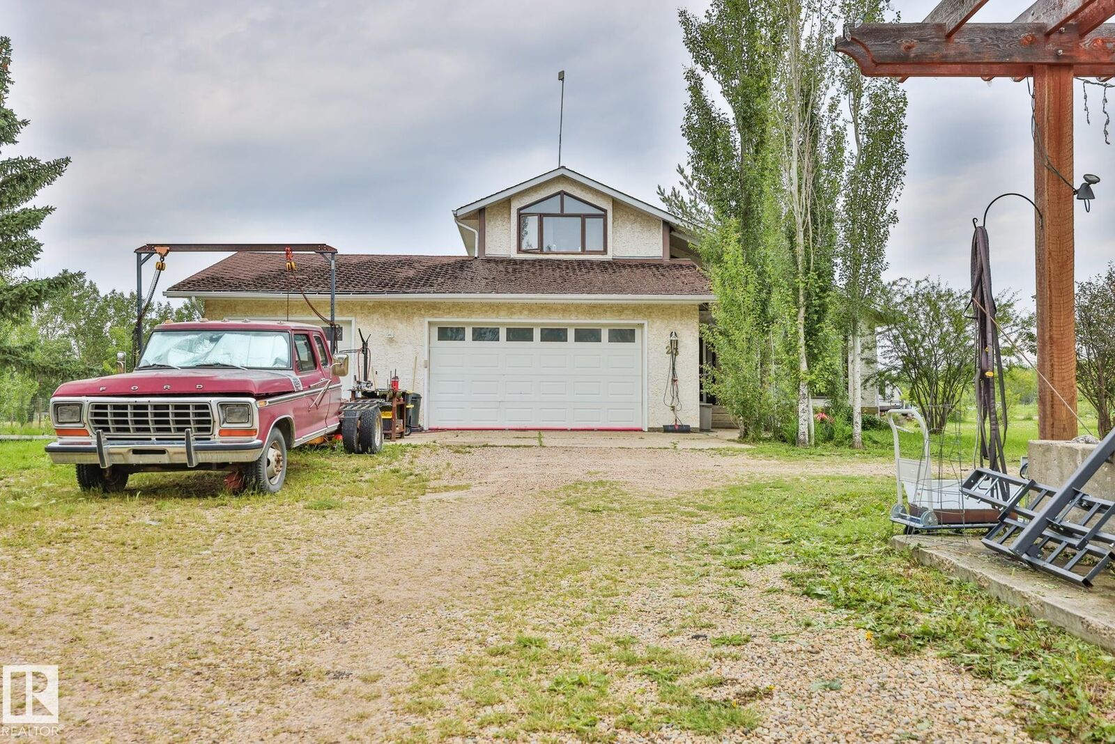 Property Photo: 3050 50302 Rge Rd 244A AB T4X 0P4