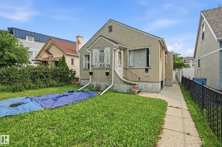 11325 101 Street NW — photo 1