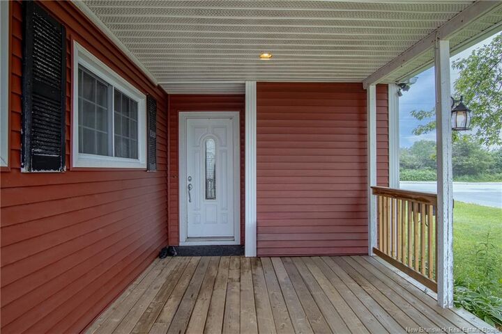 Property Photo:  4 Avon Court  NB E2P 1A2 