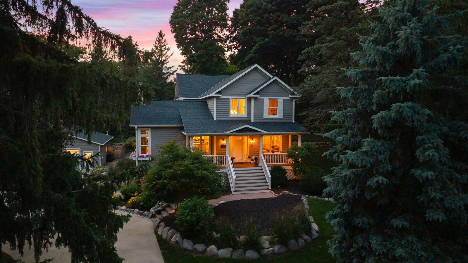 Property Photo:  4940 Suburban Drive  MN 55331 