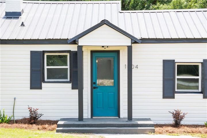 Property Photo:  1404 N Forest Avenue  GA 30643 