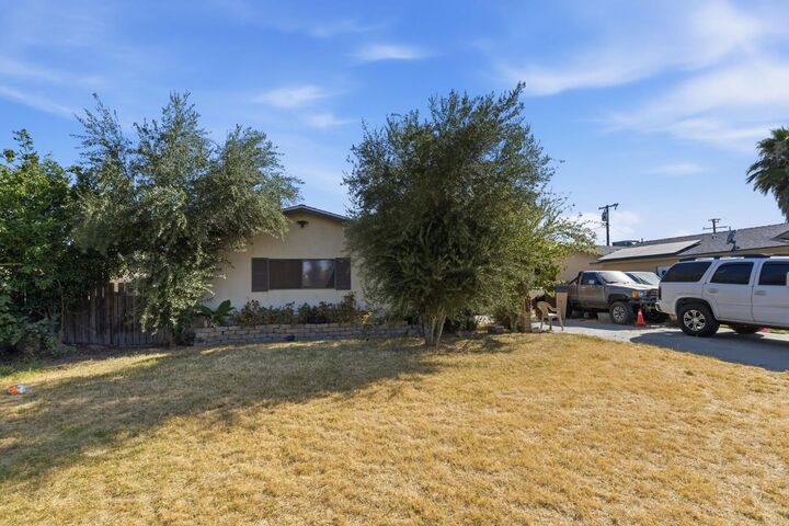 Property Photo:  1165 E Malone Street  CA 93230 