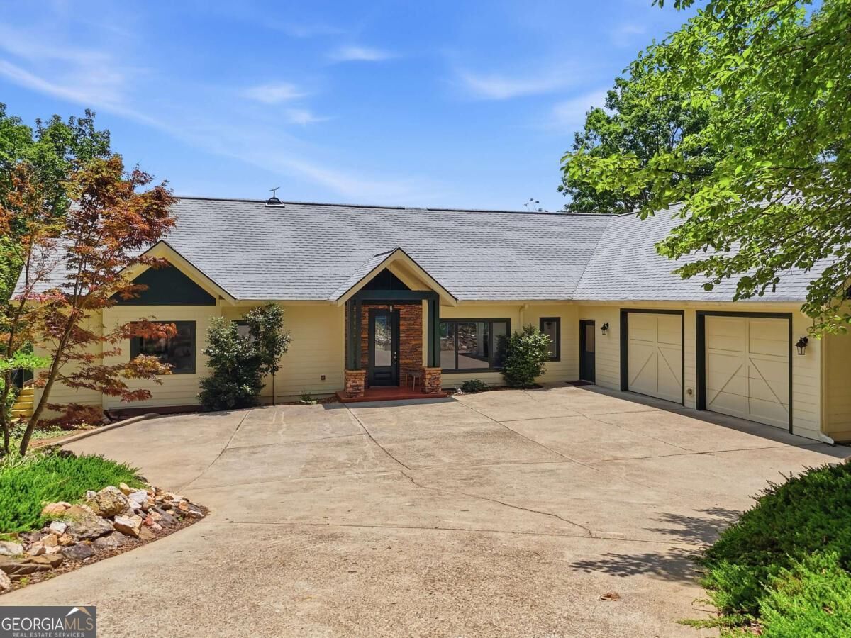 Property Photo:  714 Clearview Drive  GA 30175 