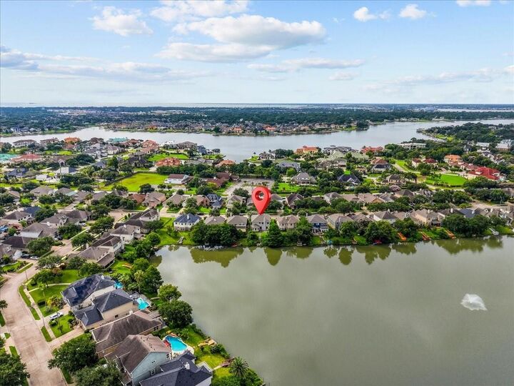 Property Photo: 1619 Roaring Springs Lane TX 77586