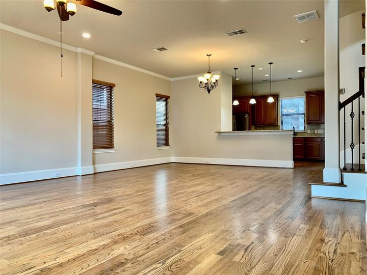 Property Photo: 119 W 10th Street TX 77008