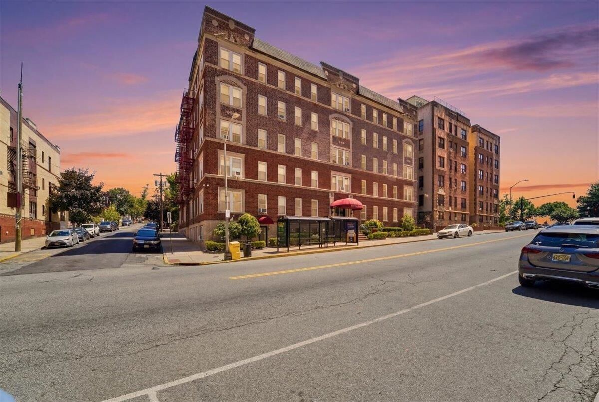 Property Photo:  6045 Blvd East E4  NJ 07093 