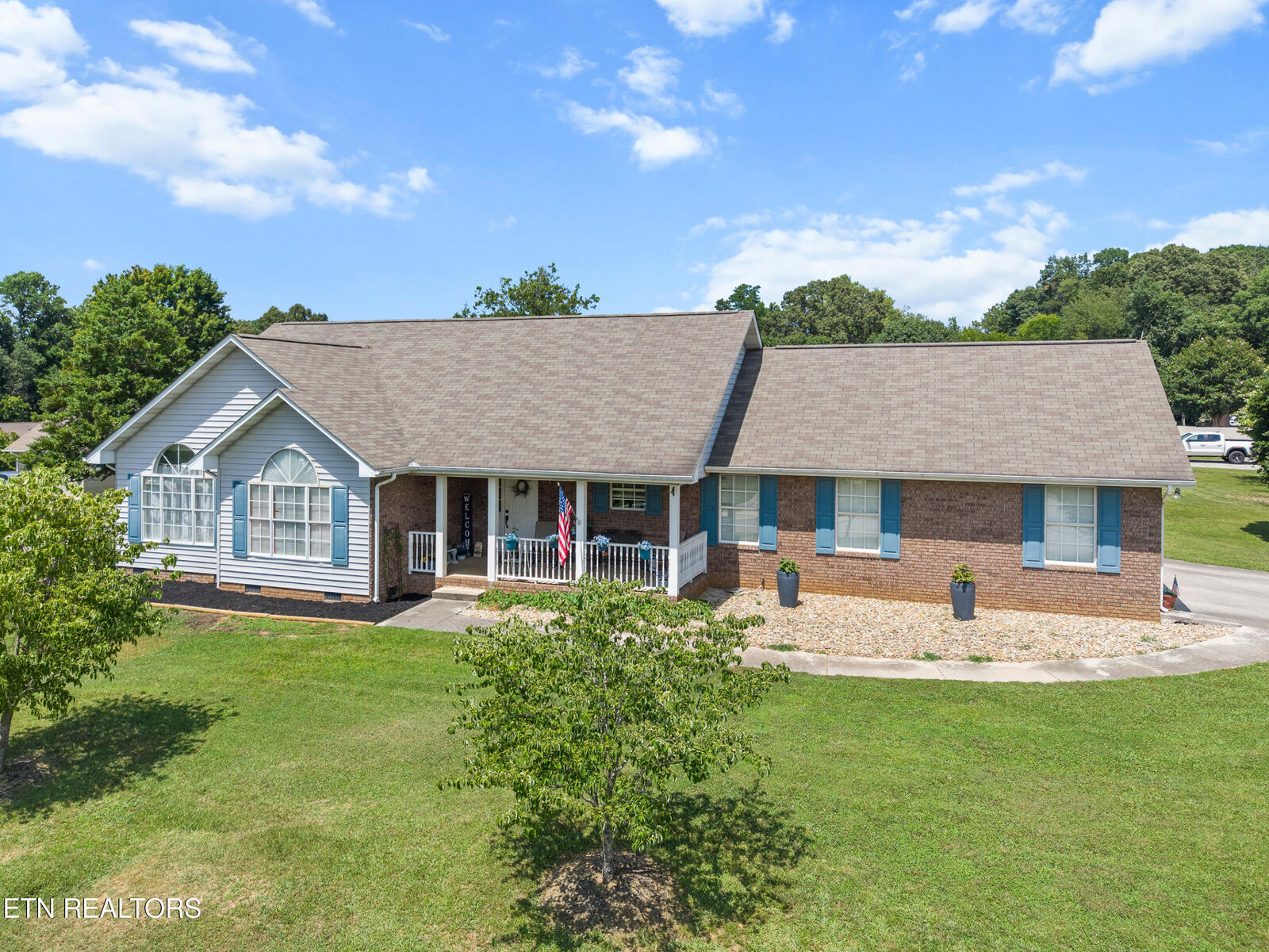 Property Photo:  940 Meadow Oaks Drive  TN 37803 