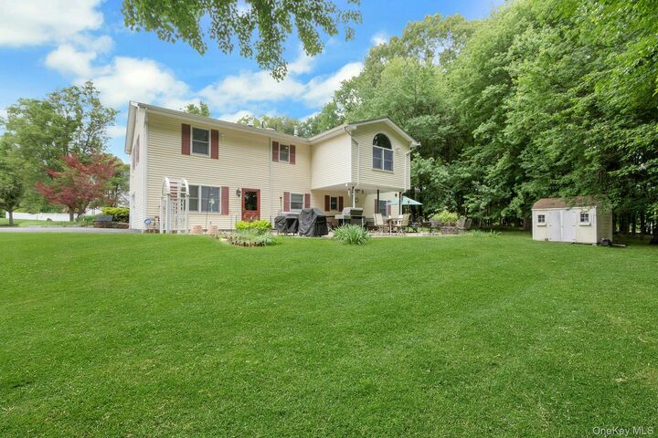 Property Photo:  19 Flower Lane  NY 10989 