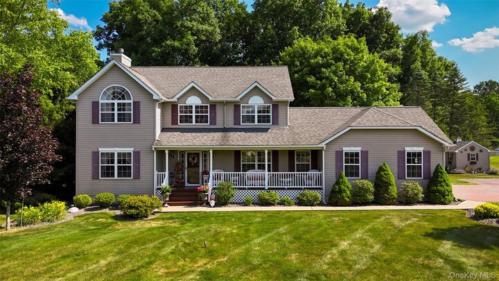 Property Photo: 28 Heritage Crossing NY 10919