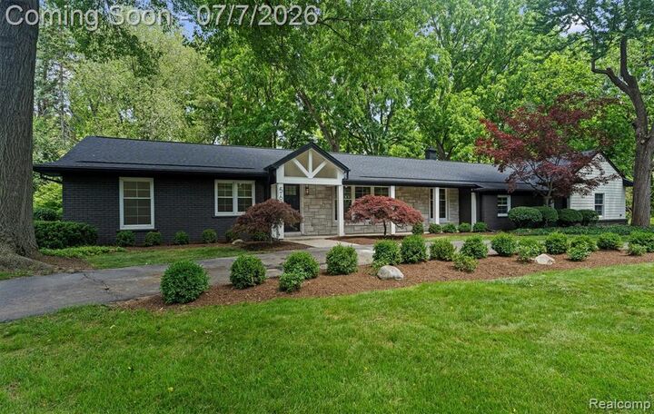 Property Photo:  5671 Shadow Lane  MI 48302 4049 