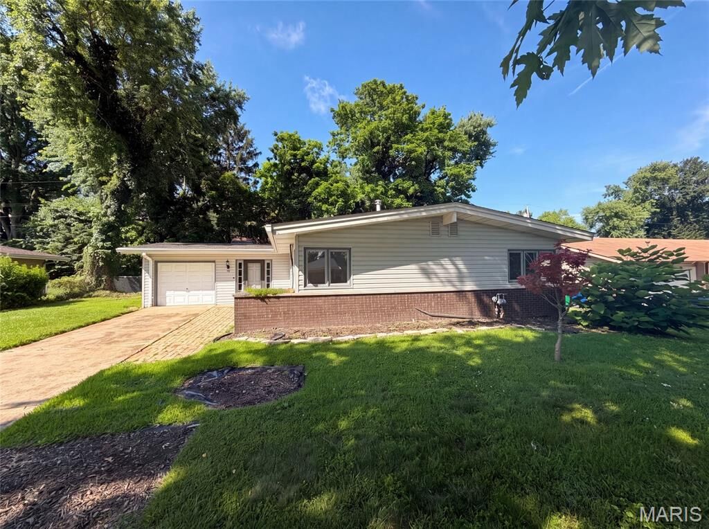 Property Photo:  30 Graeler Drive  MO 63146 