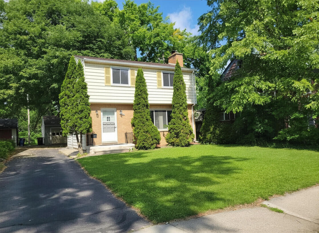 Property Photo: 1408 E Park Place MI 48104