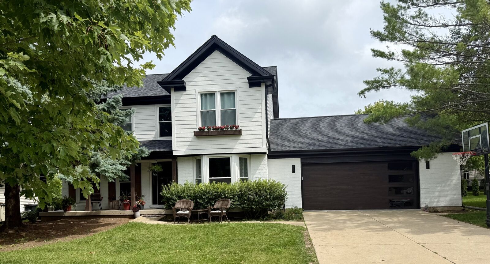 Property Photo:  1127 Yorkshire Avenue  IL 60178 